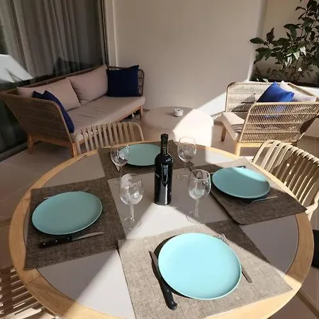 Heated Pool*gym*a/c Apartman Arona